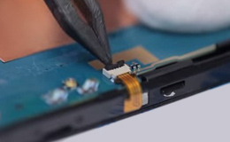 Разборка HTC Windows Phone 8S и замена дисплейного модуля (экрана) - 12 | Всеплюс