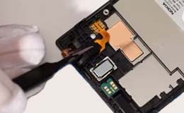 Разборка Nokia 525 Lumia и замена экрана с сенсором - 8 | Всеплюс