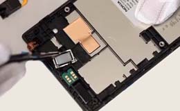 Разобрать Nokia 525 Lumia и заменить экран на сенсор - 9 | Всеплюс