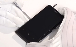 Разборка Nokia Lumia 800 и замена кабеля - 6 | Всеплюс