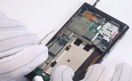 Nokia N9 разборка и замена экрана - 17 | Всеплюс