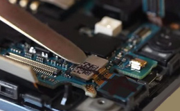 Разобрать Samsung i9105 и заменить экран на сенсорный - 7 | Всеплюс