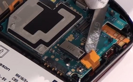 Sony Ericsson Xperia Pro MK16i разборка и замена сенсорного стекла - 9 | Всеплюс