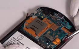 Sony Ericsson Xperia Pro MK16i разборка и замена сенсорного стекла - 6 | Всеплюс