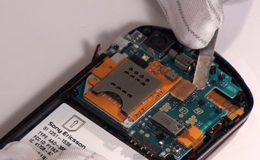 Sony Ericsson Xperia Pro MK16i разборка и замена сенсорного стекла - 7 | Всеплюс